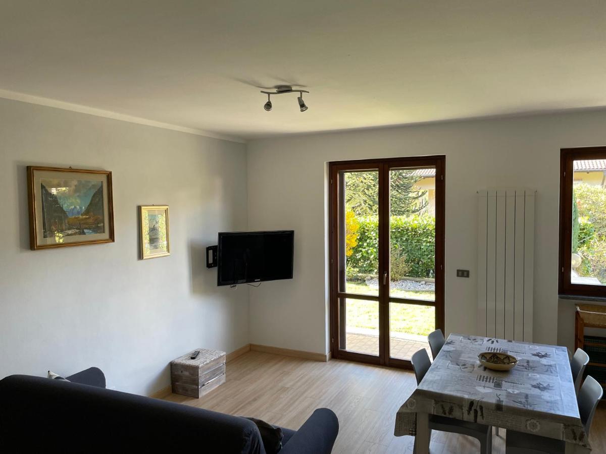 La Casa Del Conte - Feriolo Di Baveno Con Giardino Privato Apartment Luaran gambar