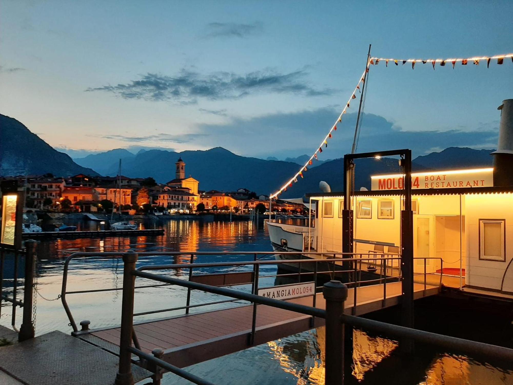 La Casa Del Conte - Feriolo Di Baveno Con Giardino Privato Apartment Luaran gambar